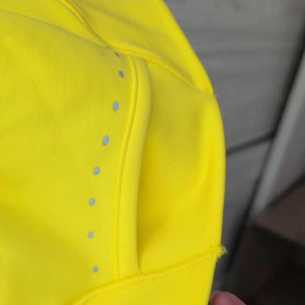 Bright RUNNING Hat With reflection - Picture 3 of 4
